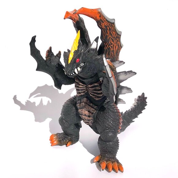 Bandai Ultraman Kaiju DX Tsurugi Demaaga Action Figure 2015 Ultra Monster Vinyl - Picture 2 of 16